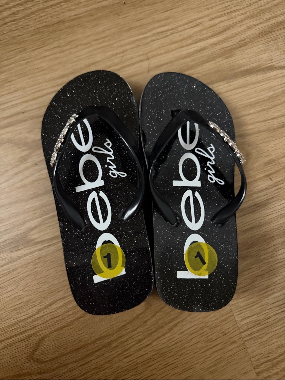 bebe girls Black Glitter Flip Flop Sandals with Rhinestone Accents